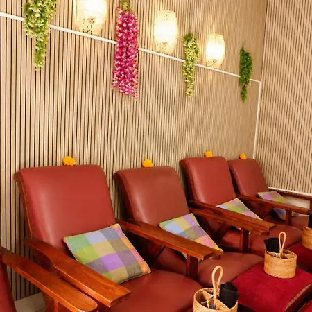 Astiti Guest House Salon And Spa