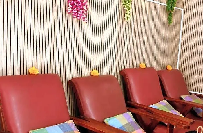 Astiti Salon And *